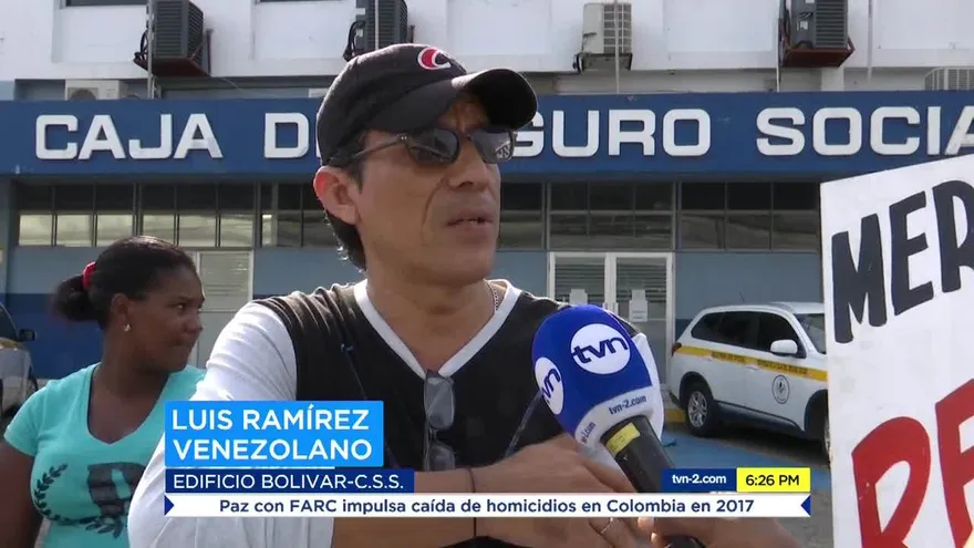 Extranjeros protestan frente a sede de la CSS