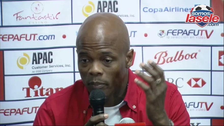 Julio Dely Valdés en conferencia de prensa lunes 3 de junio