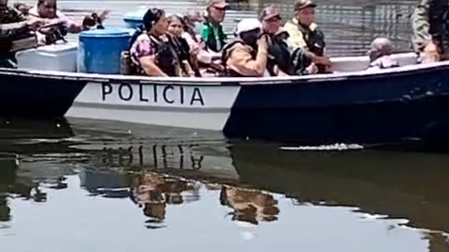 Se realiza el traslado aéreo de medicamentos e insumos para tratamientos de hemodiálisis y diálisis peritoneal.