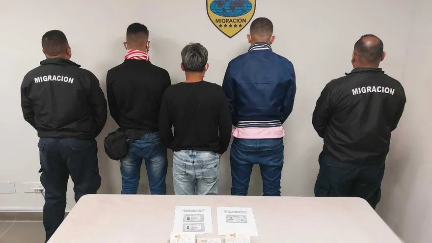 Retienen a tres venezolanos con documentos fraudulentos en la Terminal dos de Tocumen