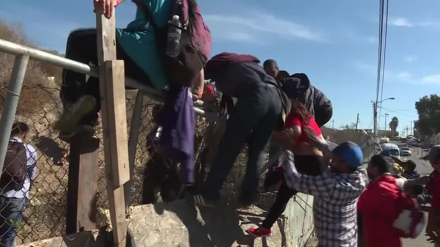 Migrantes intentaron entrar a EEUU