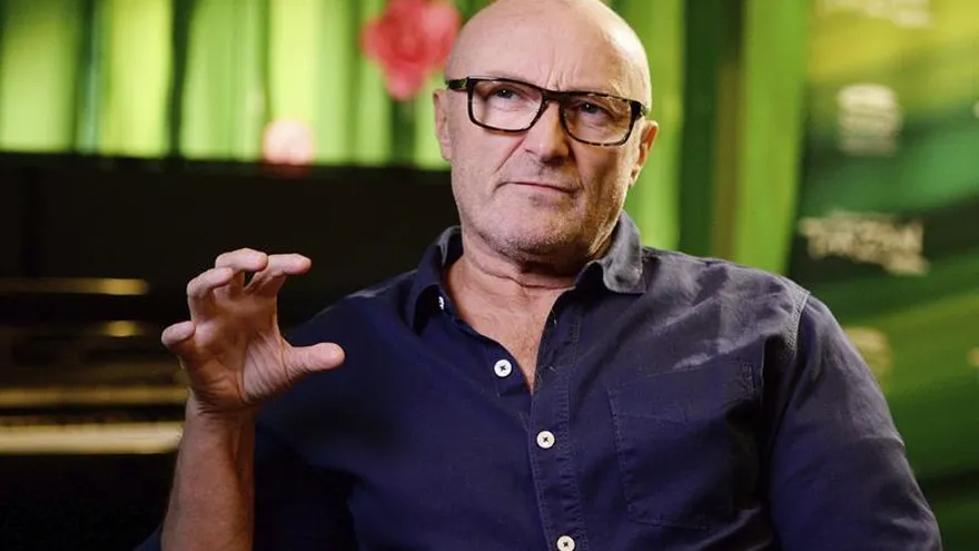 El cantante británico, compositor y productor Phil Collins.