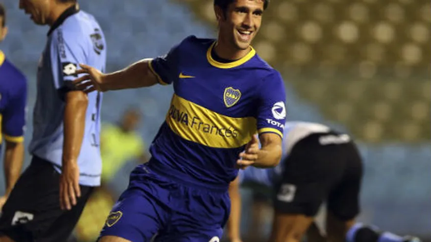 Arruabarrena probó a Forlín en el medio campo