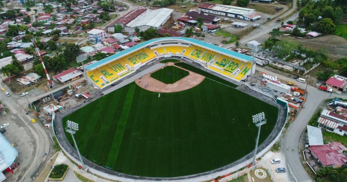 Emocionante duelo entre Los Santos y Bocas del Toro en el Campeonato Nacional de Béisbol Juvenil