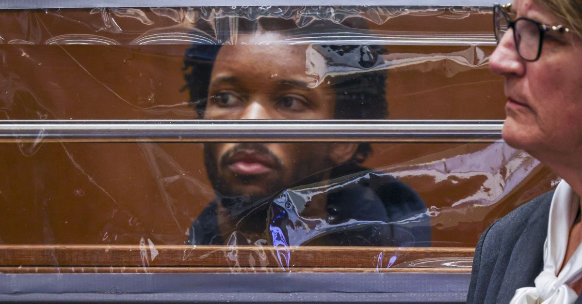 Hallan pornografía infantil en teléfono de cantante D4vd, sospechoso de crimen de adolescente