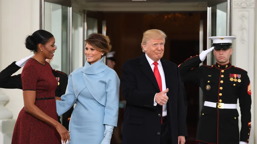 Foto archivo de los Obama y los Trump