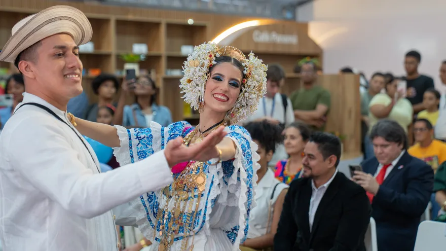 La participación panameña comenzó durante la ceremonia inaugural, celebrada en el Teatro Nacional Carlos Piantini