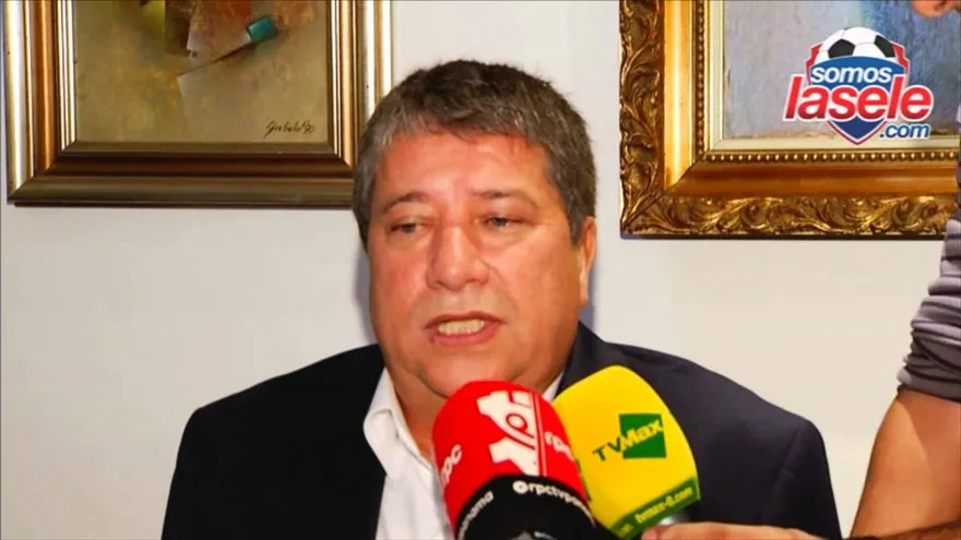 Imágenes de la cena con Bolillo Gómez y federados con declaraciones del entrenador