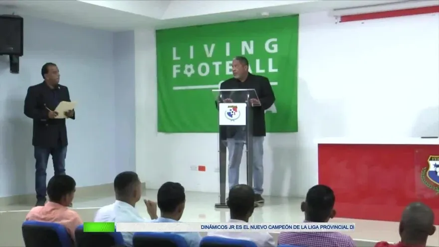 Árbitros de Panamá reciben gafete FIFA 2020