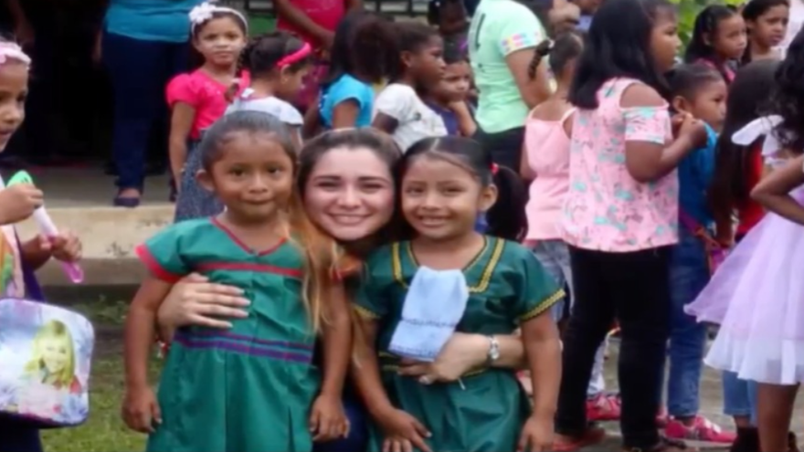 Durante 20 años, Amigos Azulado ha apoyado escuelas rurales, adecuando su infraestructura, creando espacios saludables y fomentando entornos de aprendizaje.
