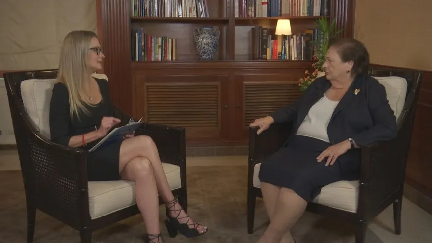 Entrevista con la embajadora de EEUU, Mari Carmen Aponte.