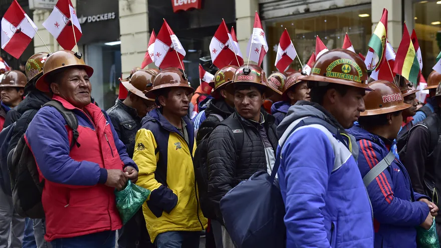Trabajadores bolivianos protestan en La Paz