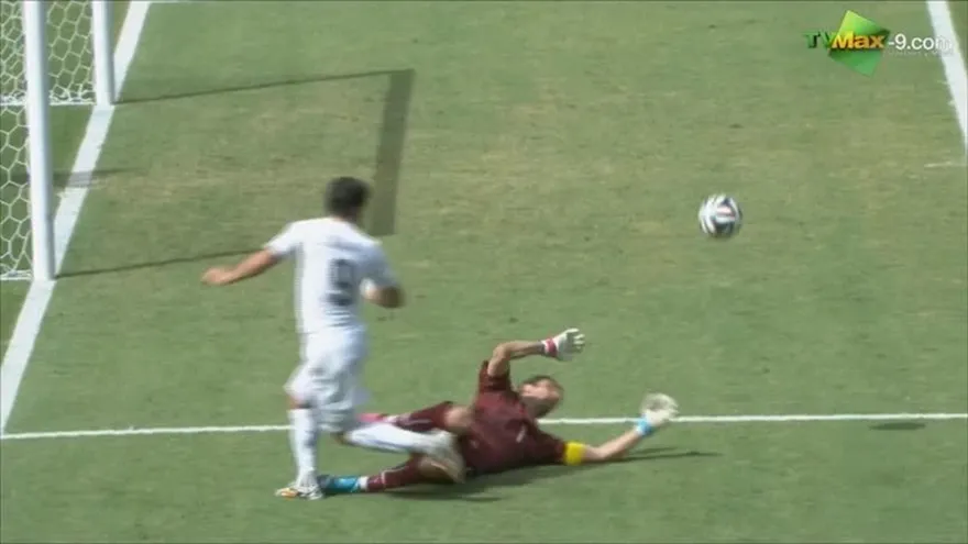 Resumen: Italia 0-1 Uruguay