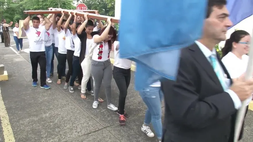 Estudiantes de la USMA reciben la Cruz Peregrina