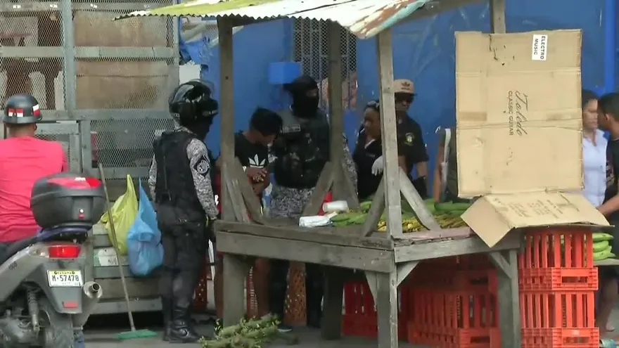 Investigan a policía que agredió a menor de edad en Colón