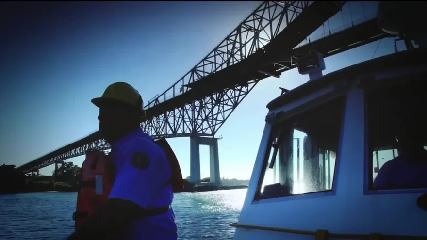 El jugoso que ganan los prácticos del Canal de  Panamá