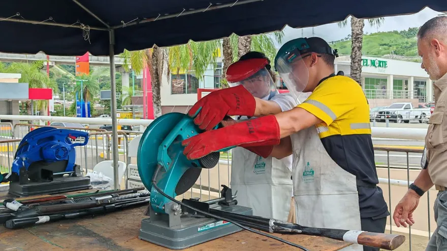 Más de 50 armas fueron entregadas durante el programa 'Armas por Comida' en San Miguelito.