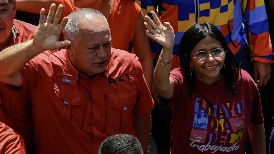 Diosdado Cabello junto a Delcy Rodríguez