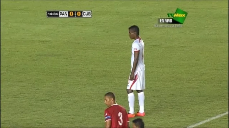 Richard Peralta falla penal