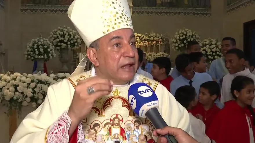 Monseñor Ulloa piden no imponer la “ideología de género”