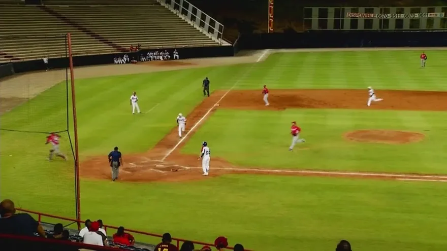 Las Águilas ganaron a los Nacionales el primer partido de la serie final