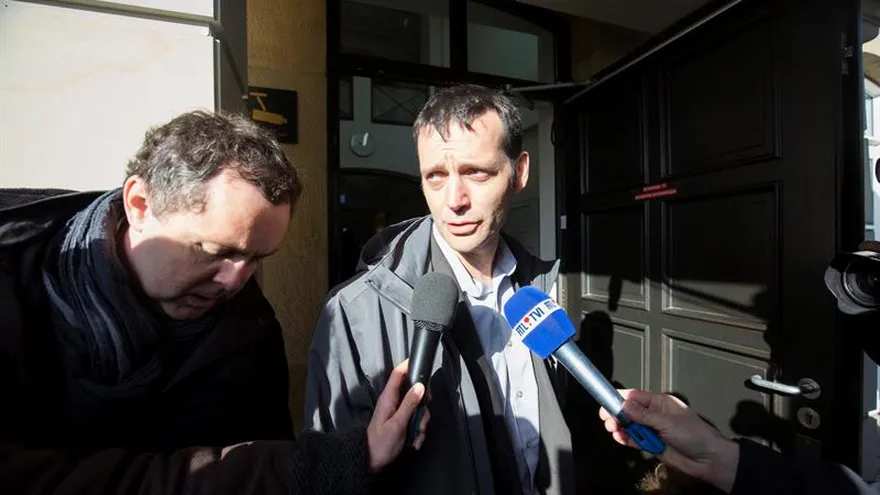 El periodista Edouard Perrin llega al primer día del juicio por el caso LuxLeaks en Luxemburgo