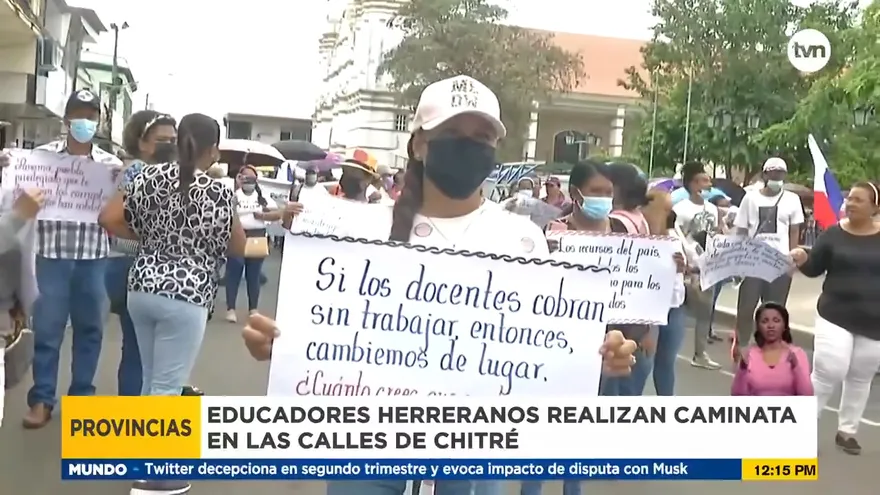 Educadores de Herrera realizan caminata en Chitré