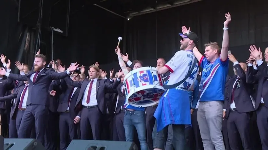 Islandia recibe a sus héroes de la Eurocopa