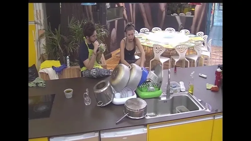 Alejandro y Carolina hablan de los sentenciados.