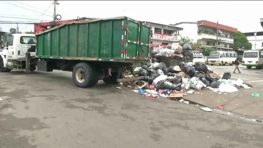 Recogen gran cantidad de basura en Nueva Libia