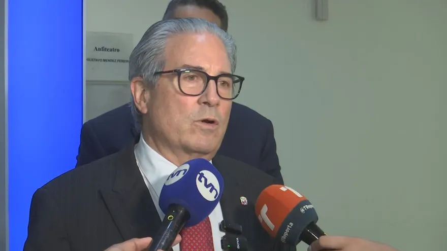 Fernando Boyd Galindo, ministro de Salud