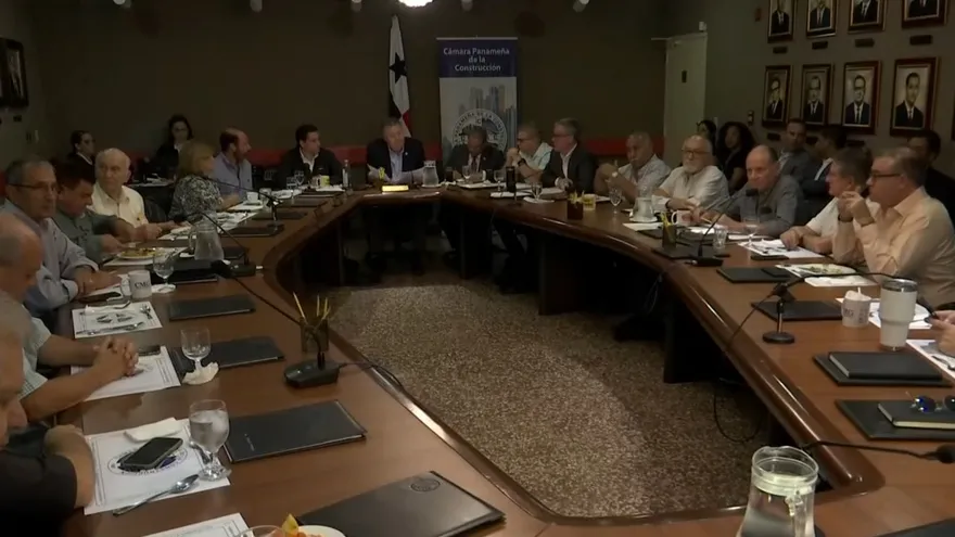 Capac se reúne con José Gabriel Carrizo