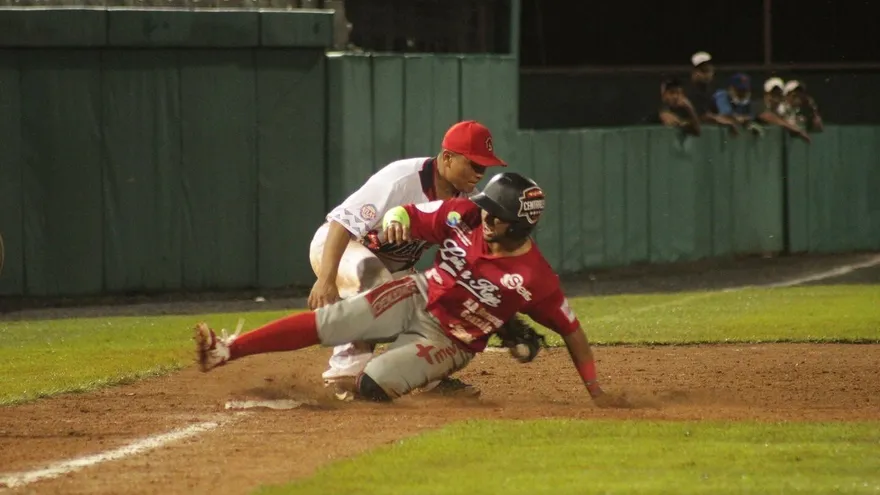 Coclé venció a Veraguas en batalla de episodios extras