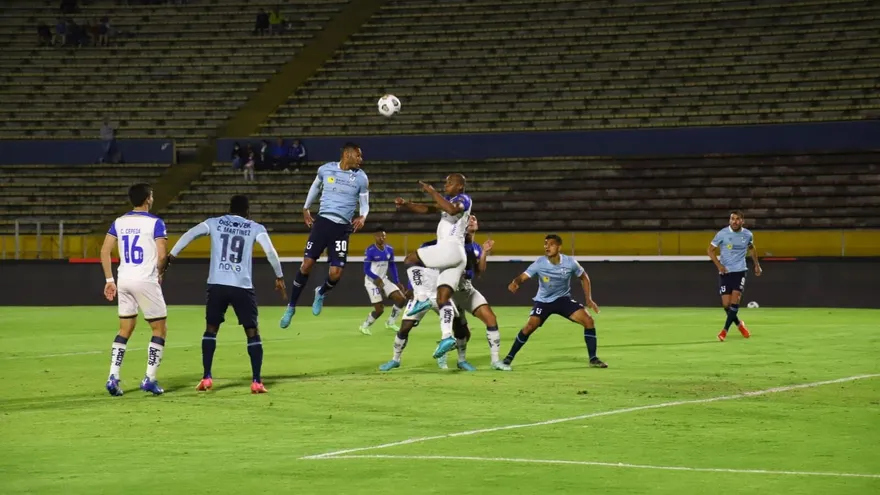 Triunfo de la U Católica de Ecuador 1-0 sobre Cumbaya