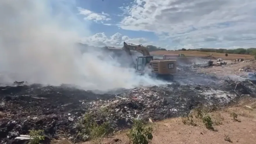 Incendio en un vertedero en Los Santos