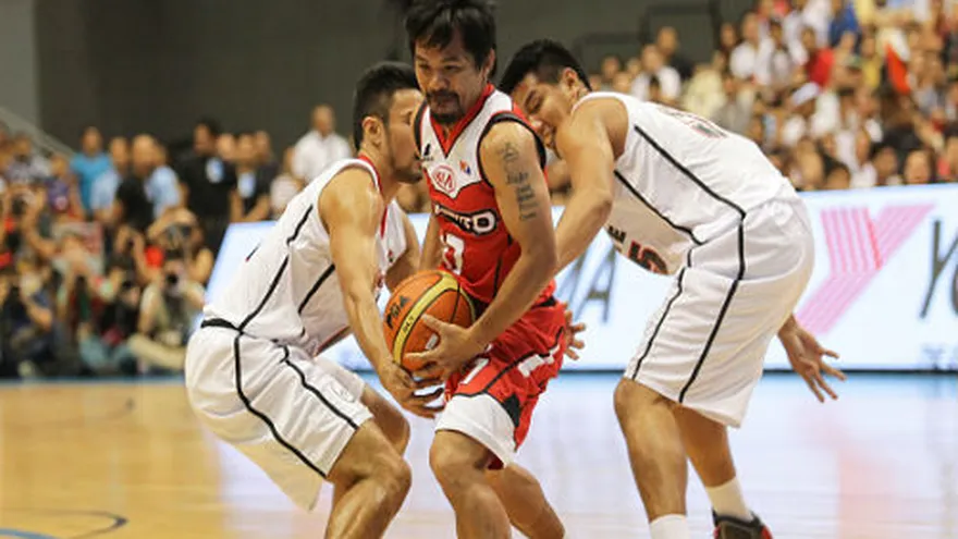 Manny Pacquiao debutó en el baloncesto filipino