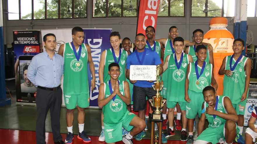 Gastón Faraudo conquista la sub 18 masculino del Baloncesto Kiwanis