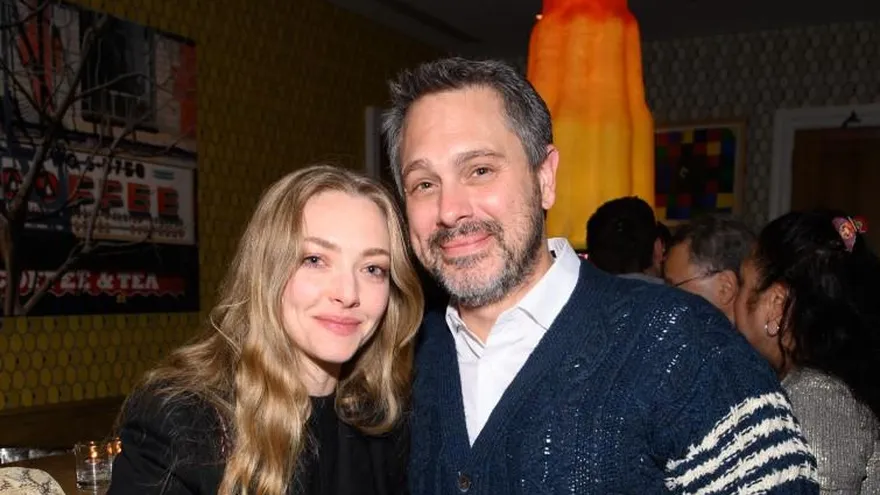 Amanda Seyfried y Thomas Sadoski