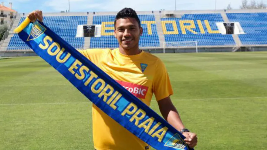 Gol de pretemporada de Jorman Aguilar y su nuevo club Estoril Praia