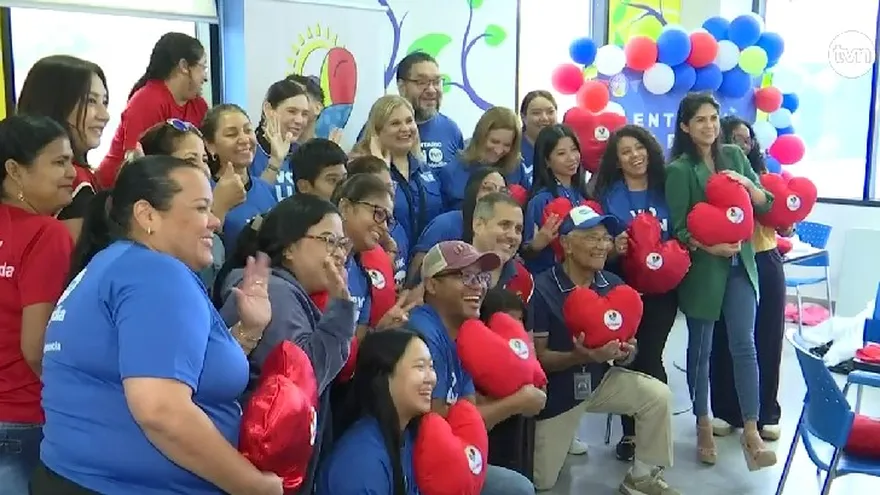 Colaboradores de TVN Media participaron este jueves en una jornada de voluntariado en beneficio de la Fundación Latidos