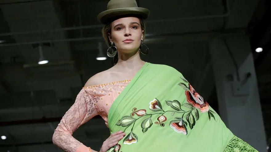 La cholita paceña y el carnaval de Bolivia, en pasarela latina en Nueva York