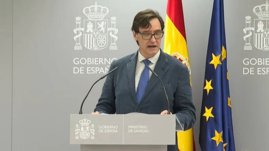 España cierra discotecas y restringe fumar ante escalada de contagios