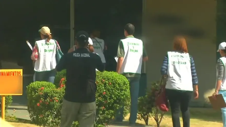 Inspeccionan clínica por venta prohibida de medicamento