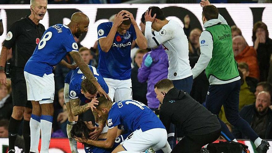 André Gomes sufre una grave lesión tras dura entrada de Son Heung-min
