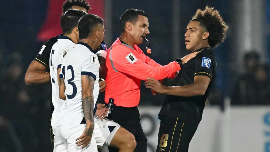 Acción del partido Guatemala vs Panamá