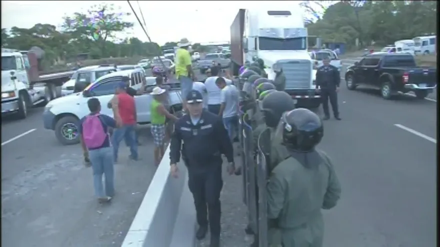 Protestan en Veraguas por accesos a la vía Interamericana