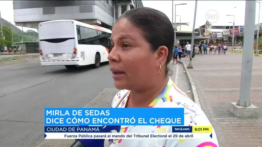 La historia de una mujer honesta que devolvió un cheque a su dueño