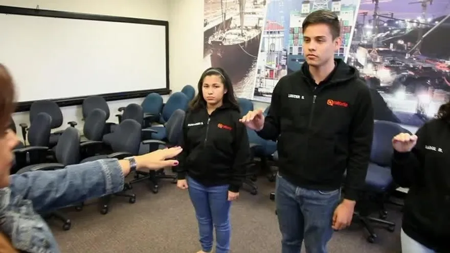 Estudiantes se preparan para concurso nacional de Oratoria