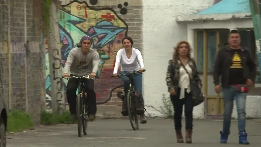 Con bicicleta de bambú, mexicanos dejaron todo para recorrer el continente