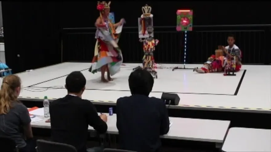 Jóvenes interesados en la robótica